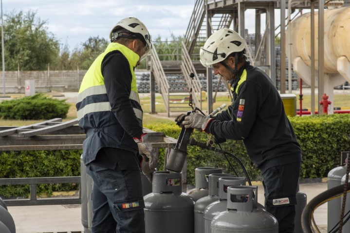 professionisti-gestione-bombole-gas-gpl-stabilimento-oristano-ultragas-tirrena